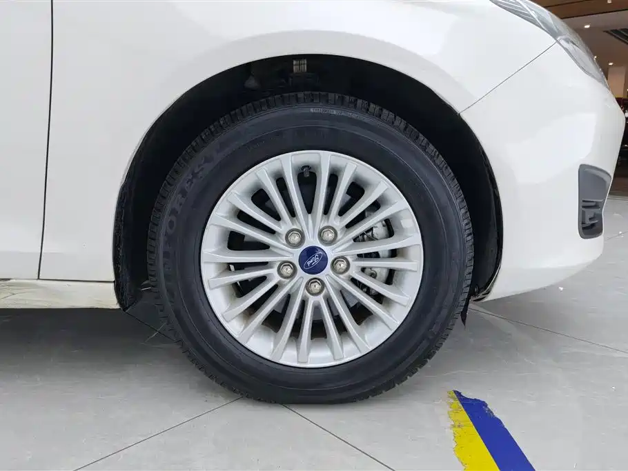 Escort Facelift 1.5 L Auto Comfort