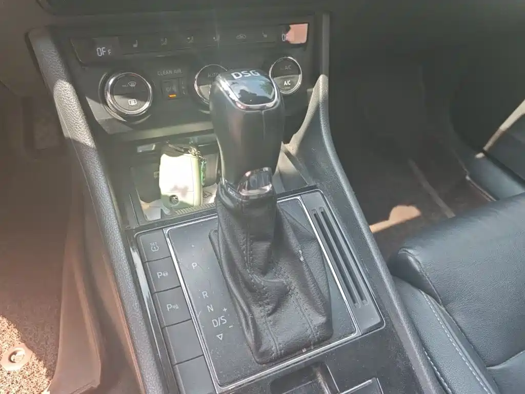Superb TSI330 DSG Smart Travel