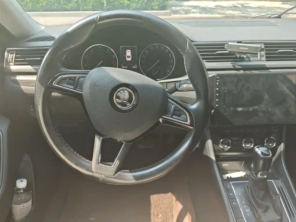 Superb TSI330 DSG Smart Travel