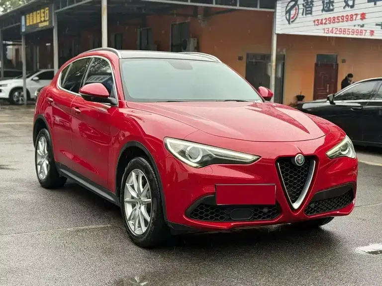 Alfa Romeo Stelvio 2.0 T 200 HP Luxury