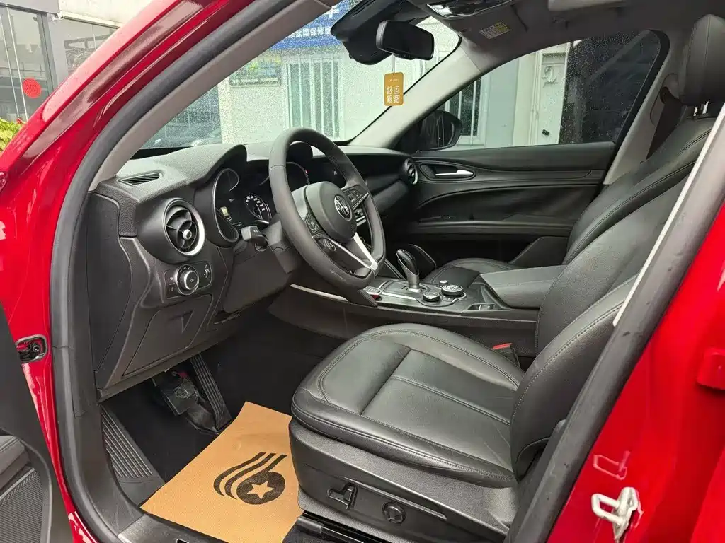 Stelvio 2.0 T 200 HP Luxury