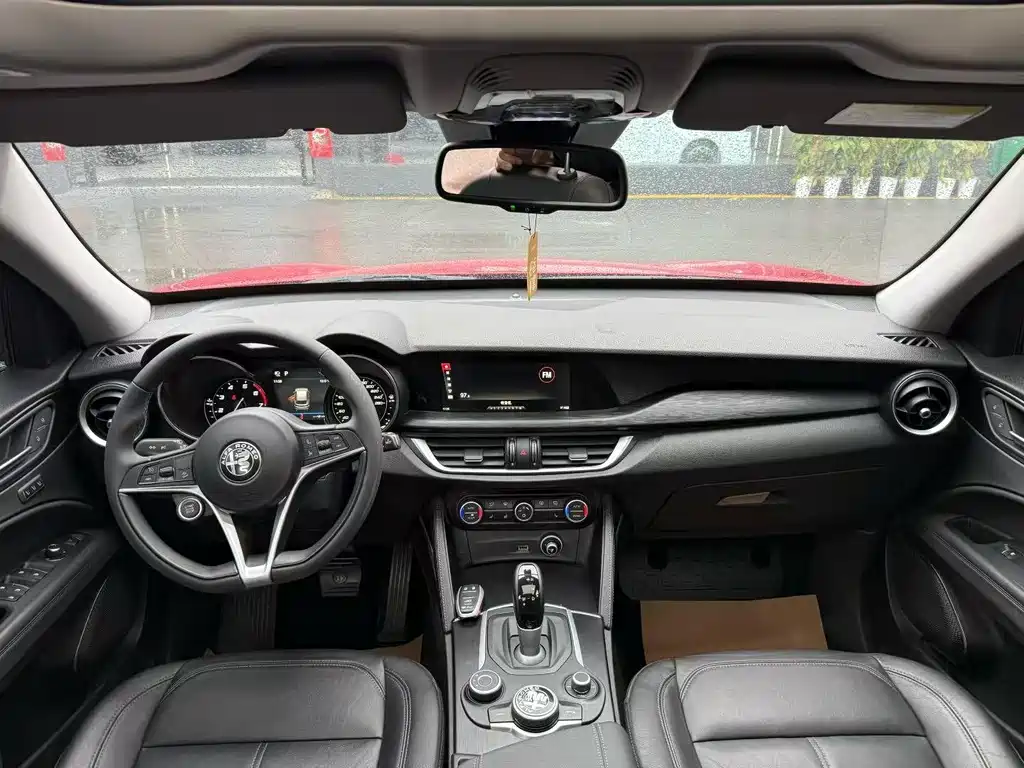 Stelvio 2.0 T 200 HP Luxury