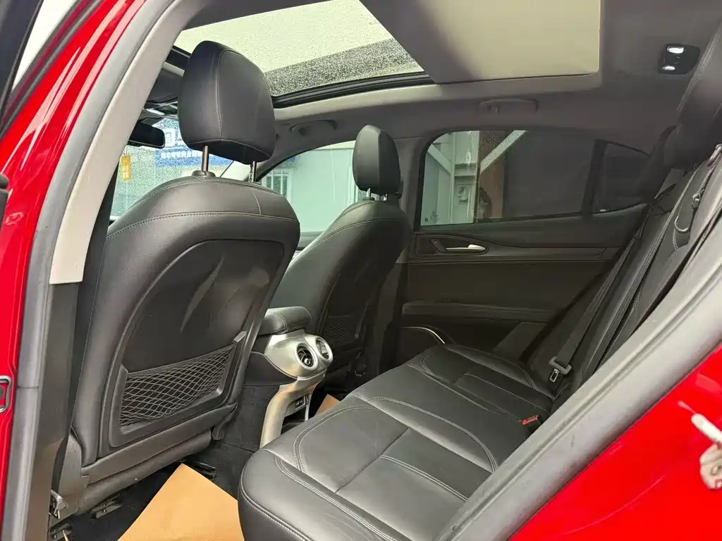 Stelvio 2.0 T 200 HP Luxury
