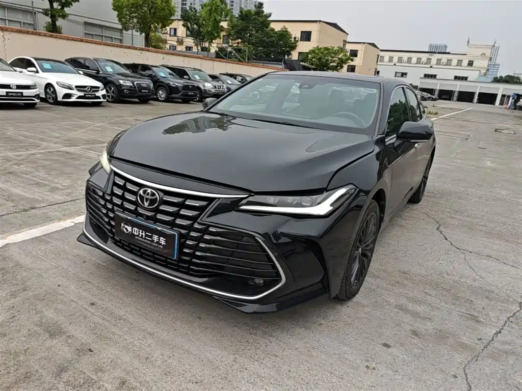 Avalon 2.0 L XLE Premium
