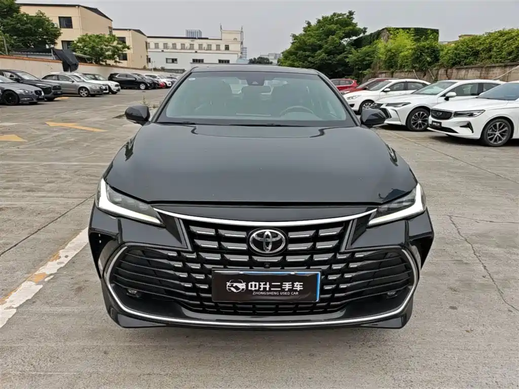 Avalon 2.0 L XLE Premium