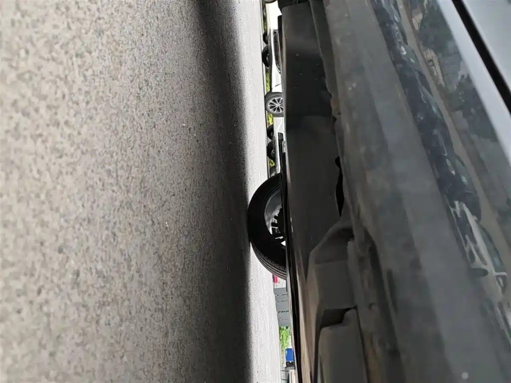 Avalon 2.0 L XLE Premium