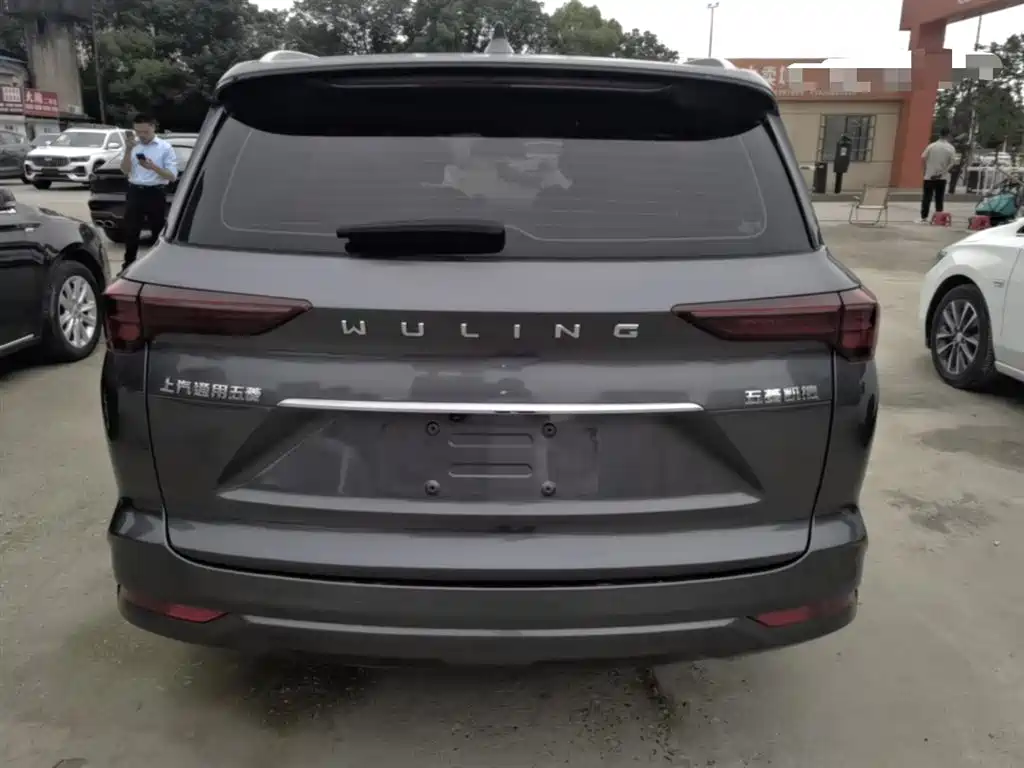 Wuling Victory 1.5 T CVT Flagship