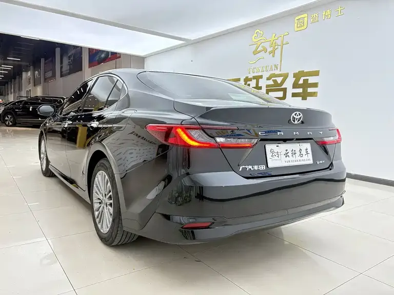 Toyota Camry Dual Engine 2.0 HGVP Luxury