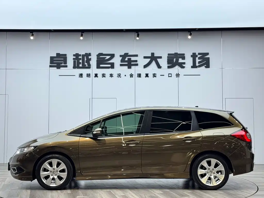 Jade 1.8 L Auto Comfort Elite 5-seat