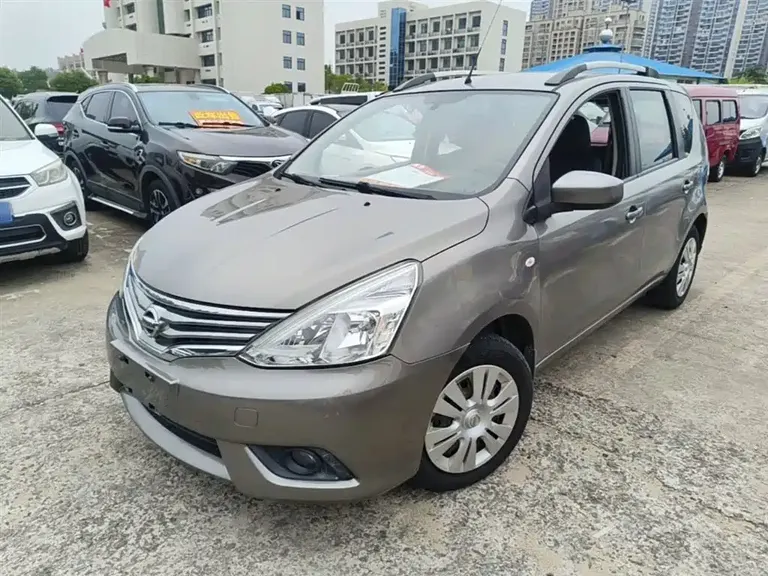 Nissan Livina 1.6 XE CVT Comfort