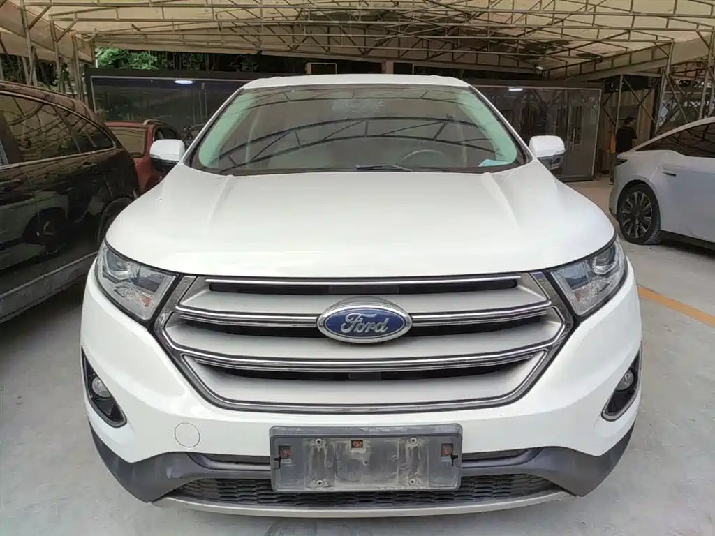 Edge EcoBoost 245 2 WD Elite Sharp 5-seat