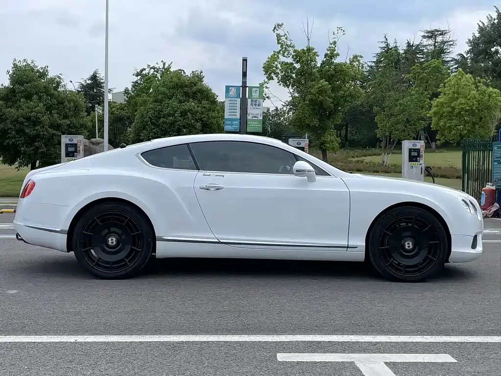 Continental GT 4.0 T GT V8