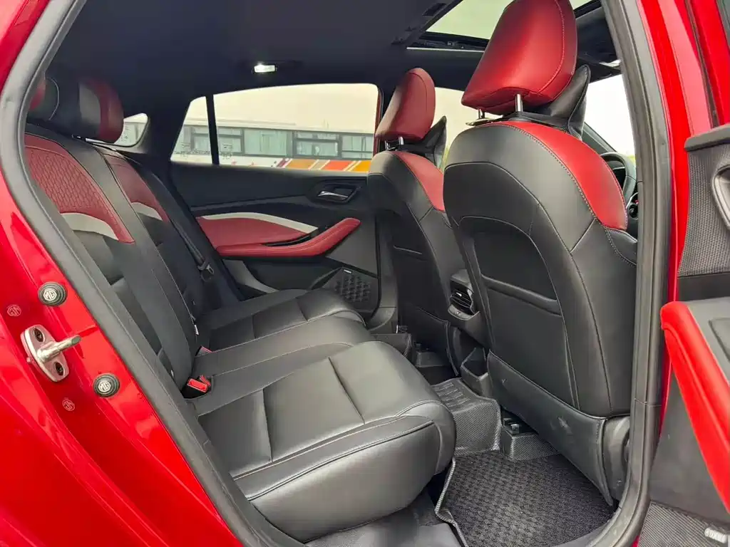 MG5 300 TGI DCT Youth Luxury Flagship
