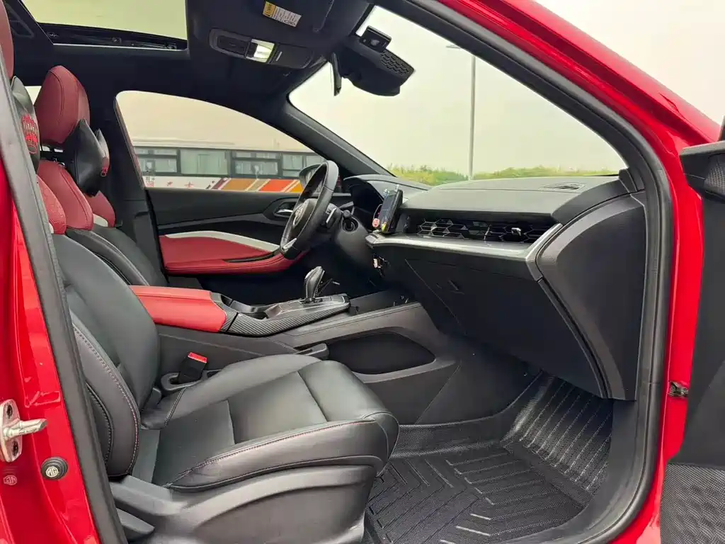 MG5 300 TGI DCT Youth Luxury Flagship