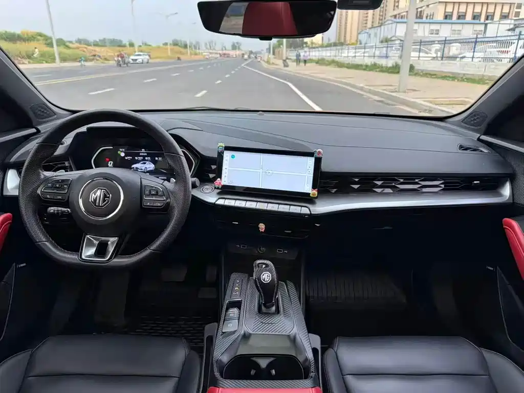 MG5 300 TGI DCT Youth Luxury Flagship