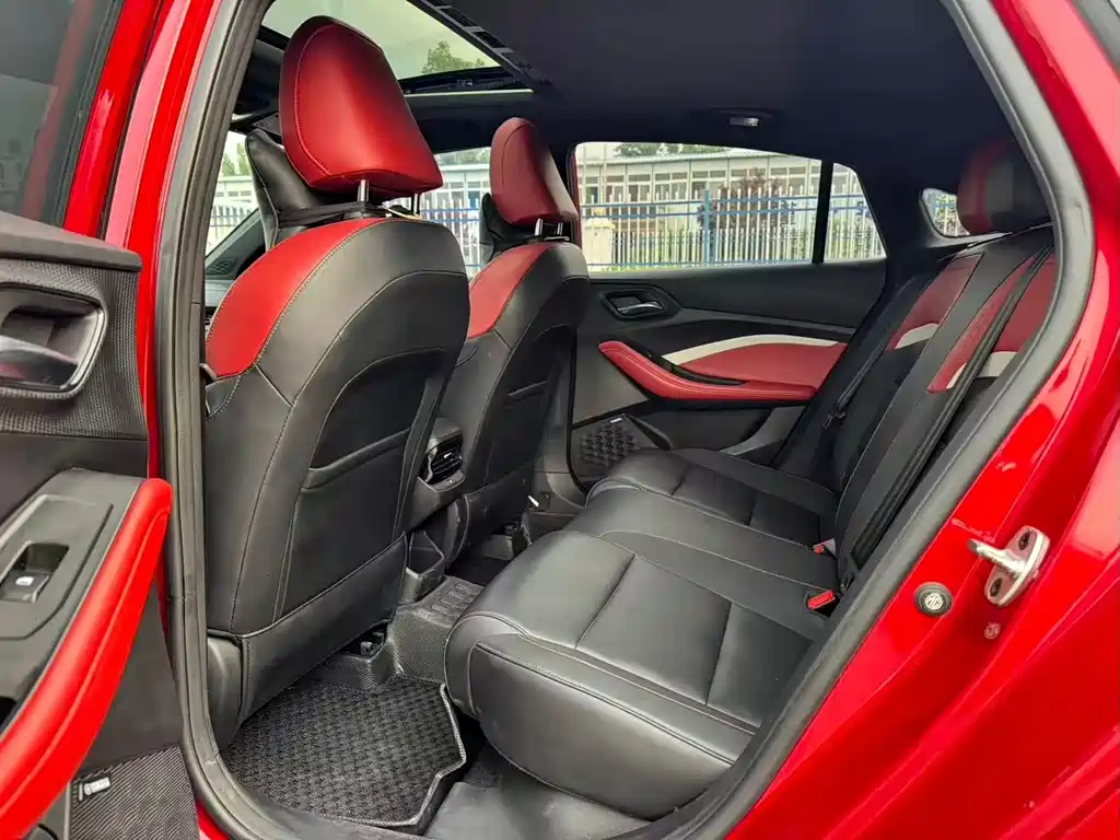 MG5 300 TGI DCT Youth Luxury Flagship