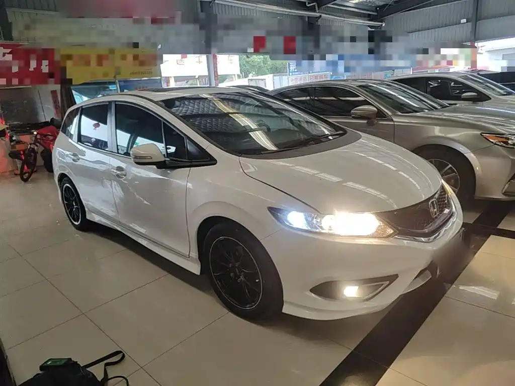 Jade 1.8 L Auto Comfort Elite 5-seat