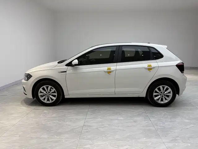 Polo Plus 1.5 L Auto Colorful Tech