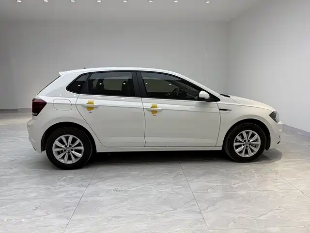 Polo Plus 1.5 L Auto Colorful Tech