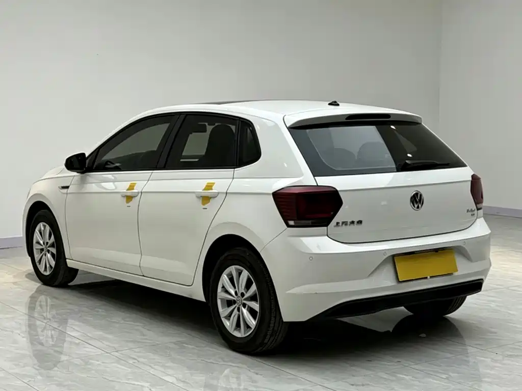 Polo Plus 1.5 L Auto Colorful Tech