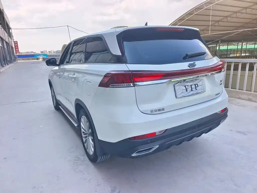 Changan Oshan X7 PLUS 长安欧尚X7 PLUS 2022款 1.5 T 蓝鲸版自动尊享型 7座