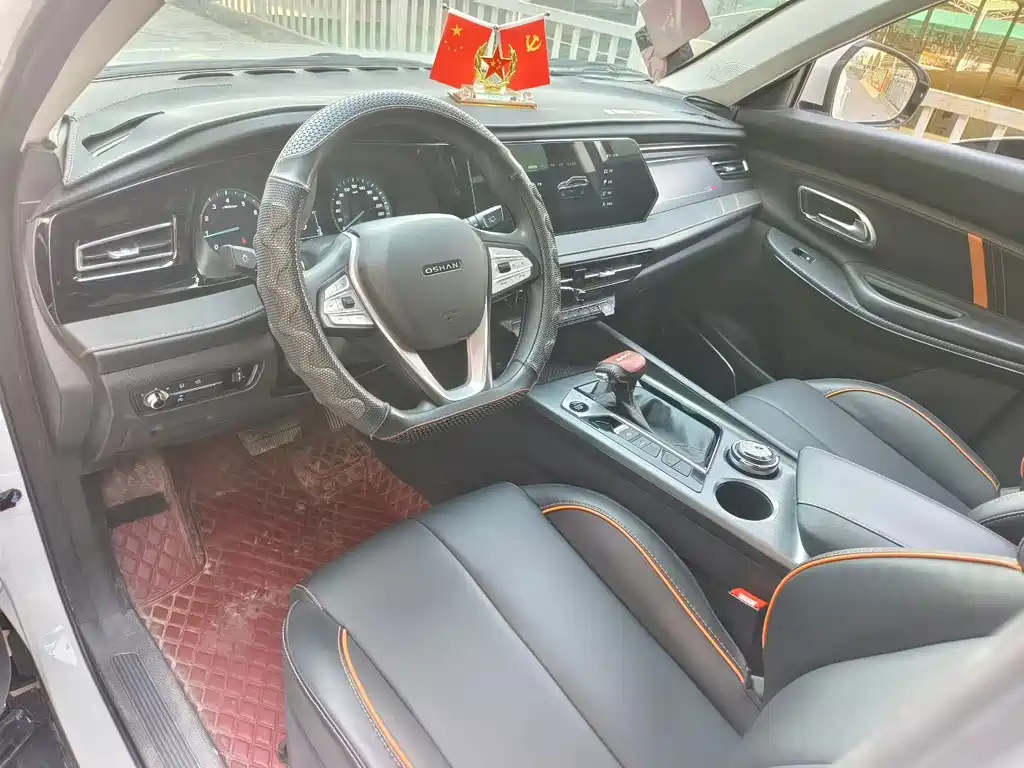Changan Oshan X7 PLUS 长安欧尚X7 PLUS 2022款 1.5 T 蓝鲸版自动尊享型 7座