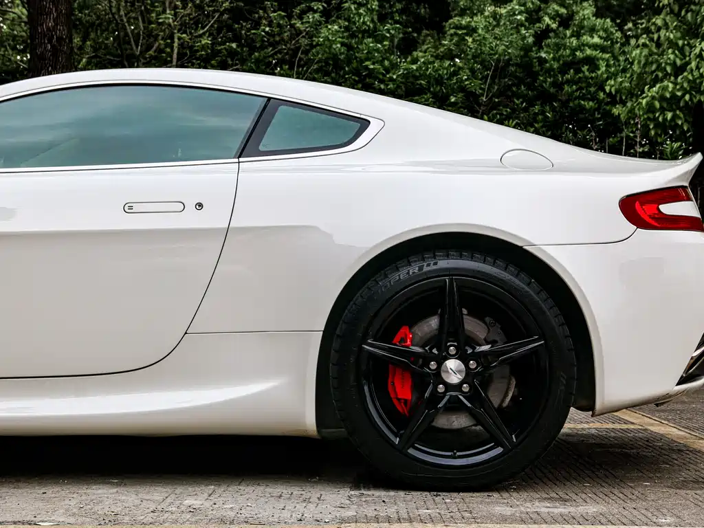 V8 Vantage 4.7 L Coupe