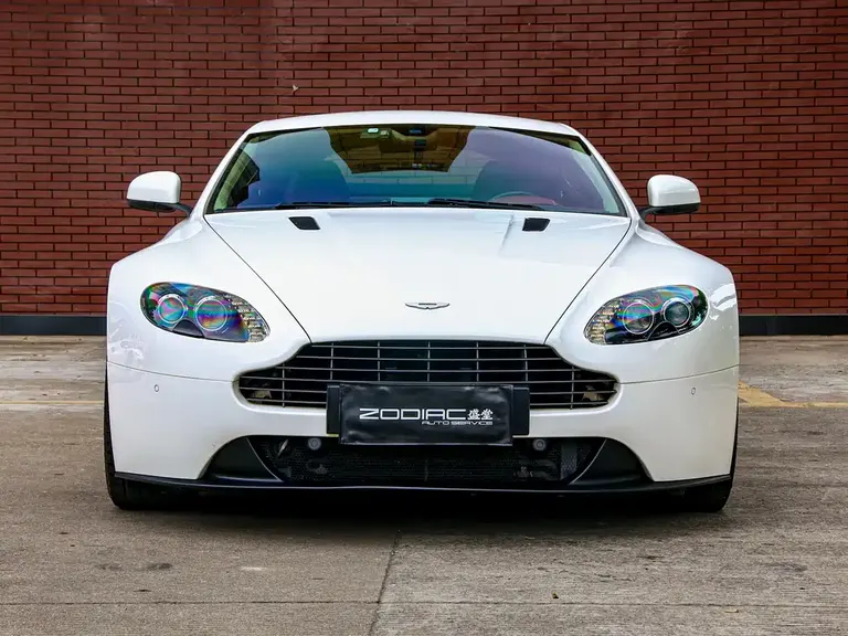 Aston Martin V8 Vantage 4.7 L Coupe