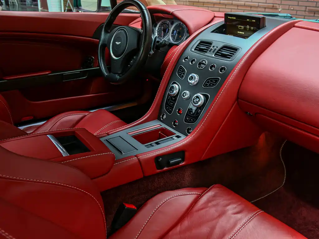 V8 Vantage 4.7 L Coupe