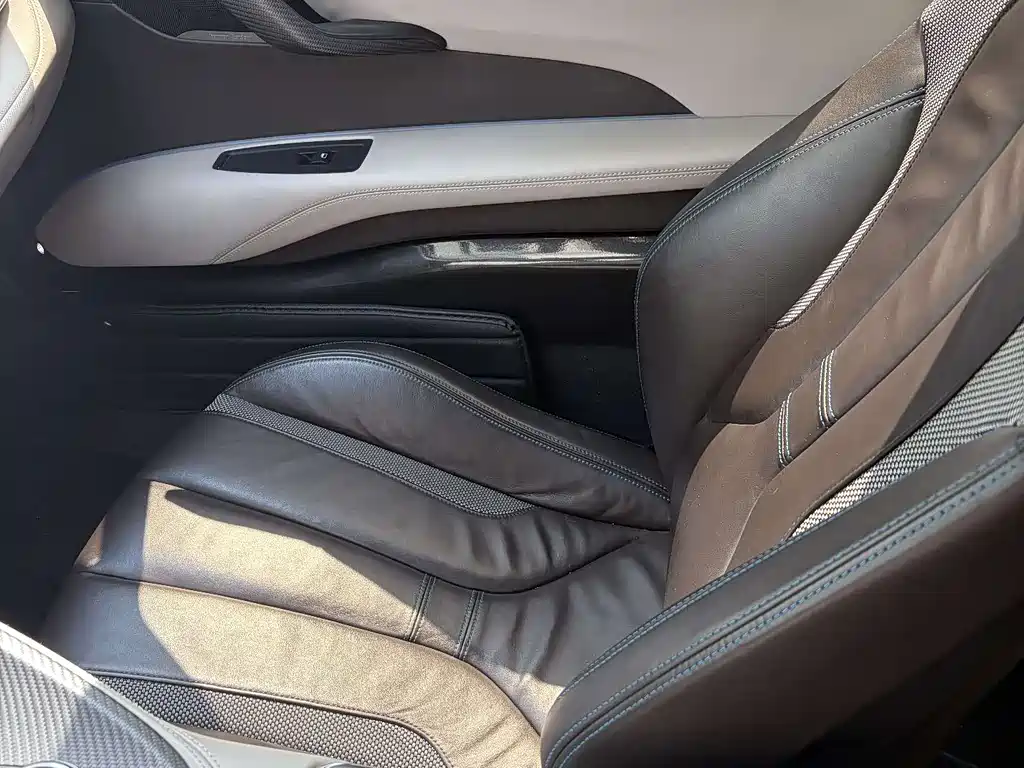 BMW i8 Standard