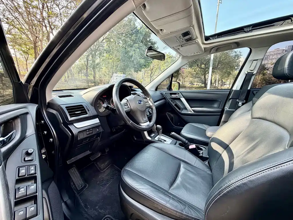 Forester 2.5 i Auto Elite