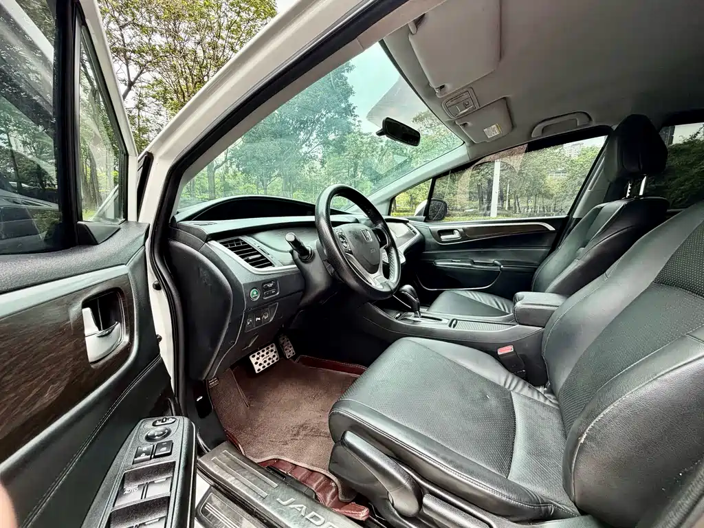 Jade 1.8 L Auto Comfort 5-seat