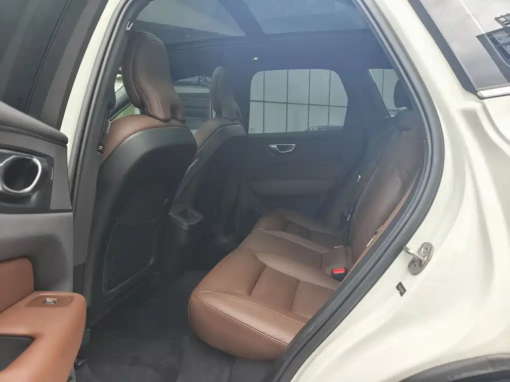 Volvo XC60 B5 4 WD Smart Ease Luxury