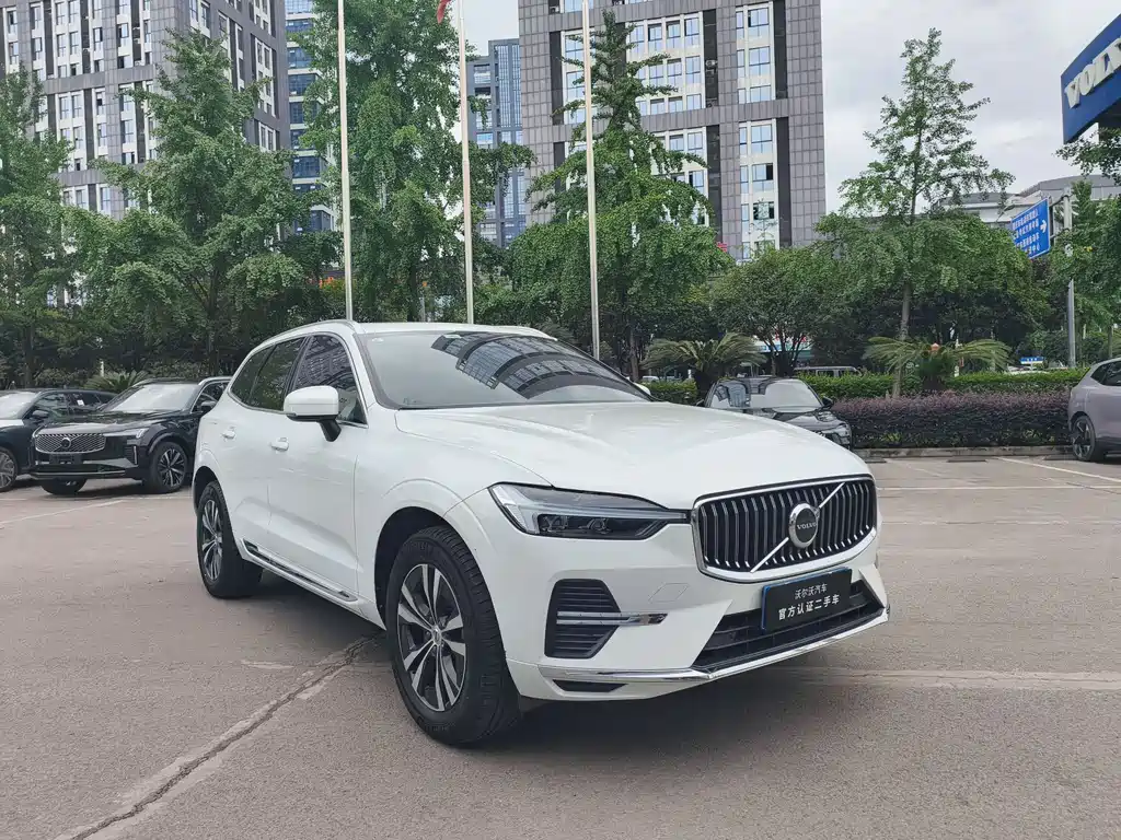 Volvo XC60 B5 4 WD Smart Ease Luxury