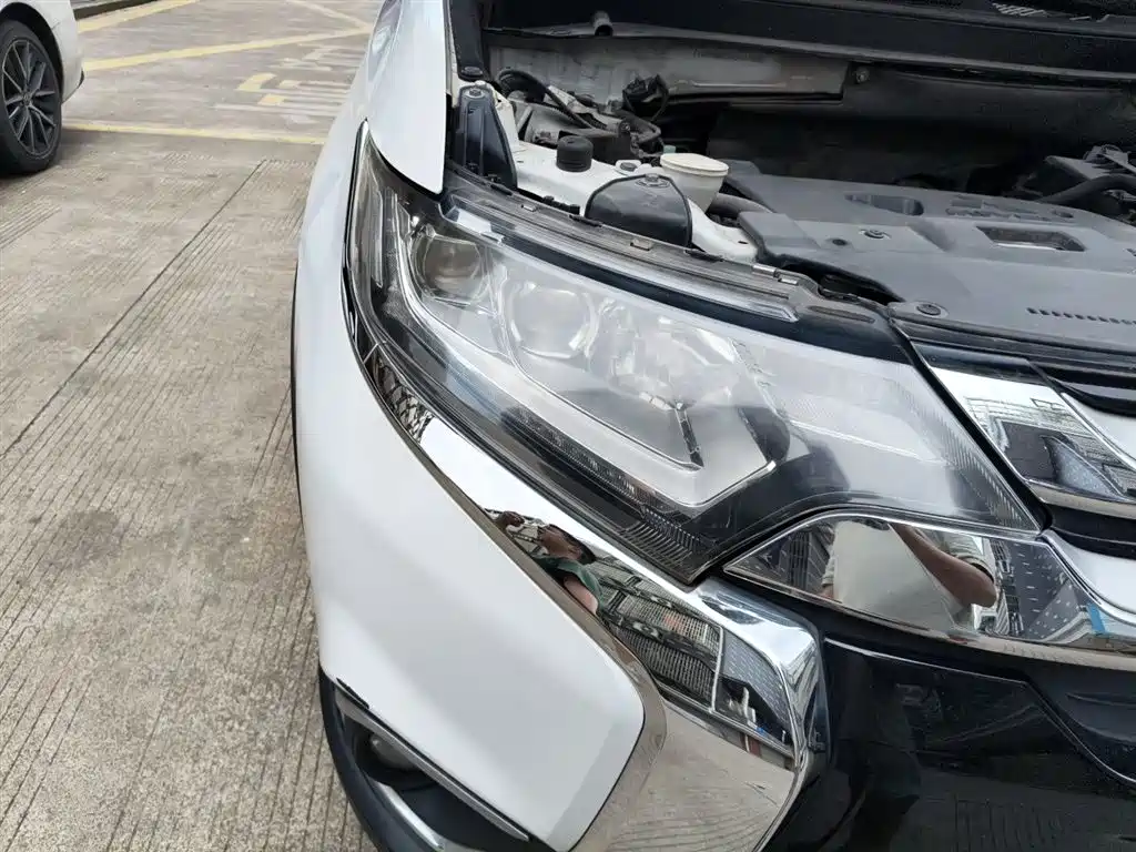 Outlander 2.4 L 4 WD Elite 5-seat