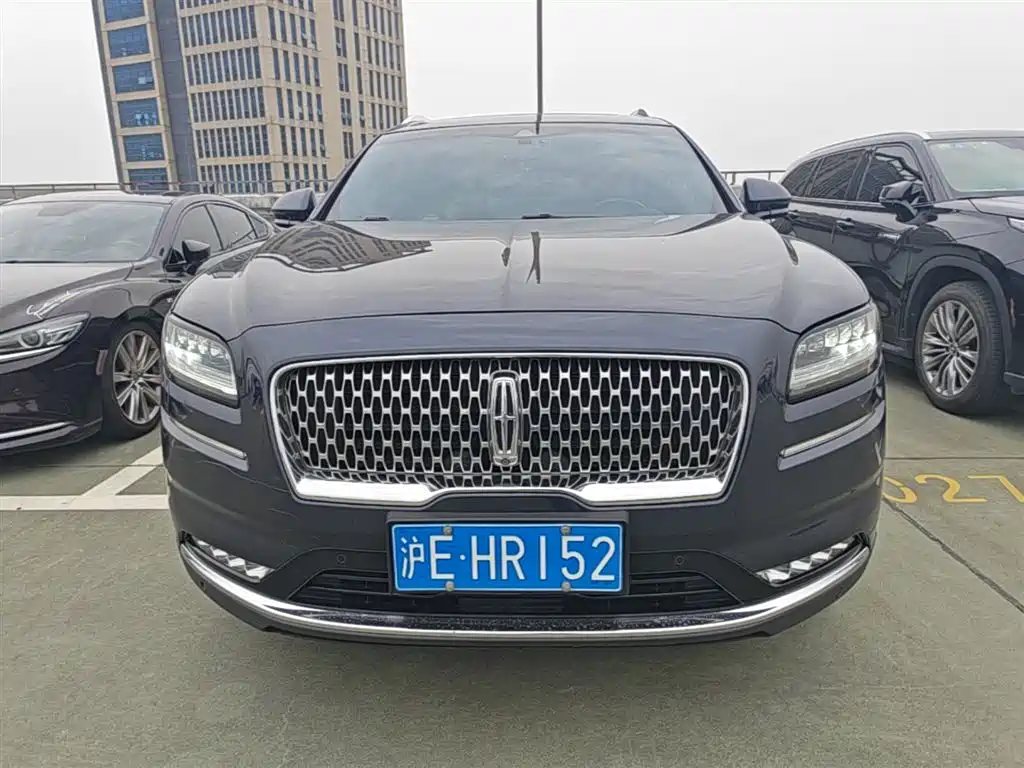 Nautilus 2.7 T 4 WD Honor Shine