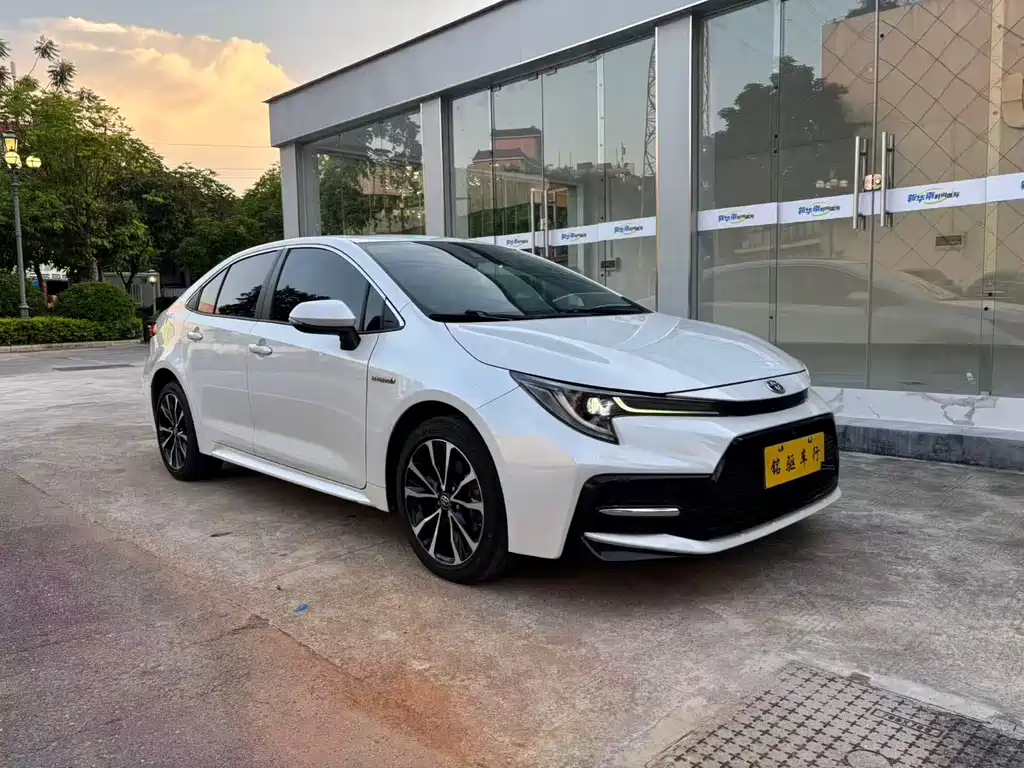 Levin Dual Engine 1.8 H E-CVT Sport