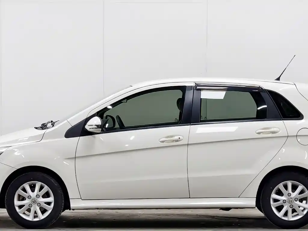 BAIC E Series Hatchback 1.5 L Manual Joy Sky