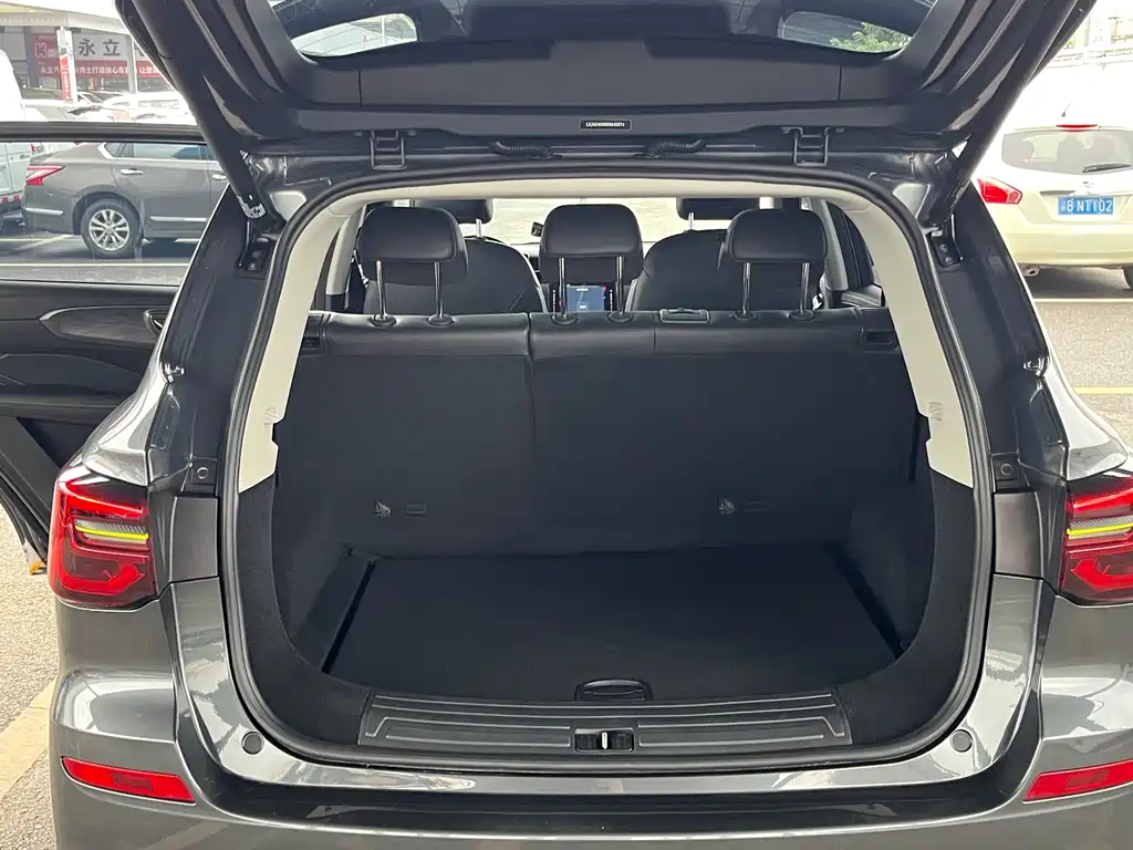 Roewe RX5 PLUS 330 TGI Auto China Style Smart Premium