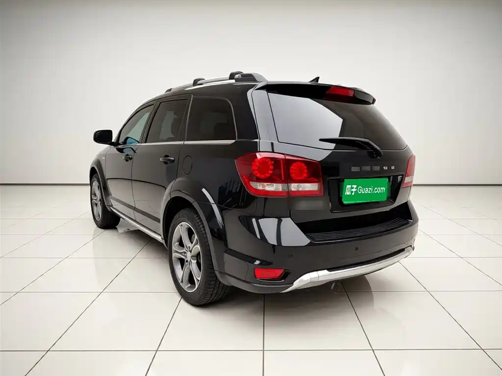 Journey 2.4 L 2 WD Wagon