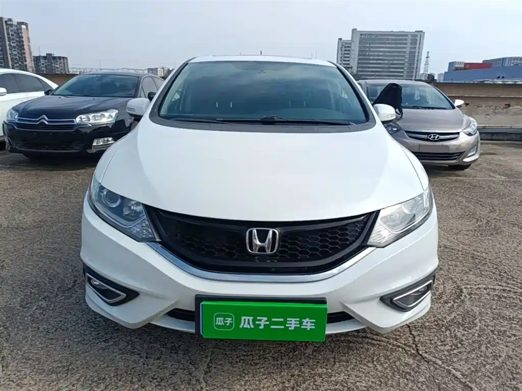 Jade 1.8 L Auto Comfort Elite 5-seat