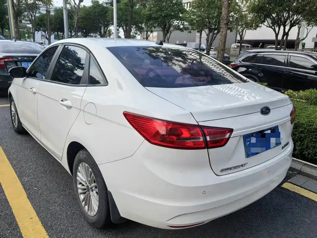 Escort Facelift 1.5 L Auto Comfort