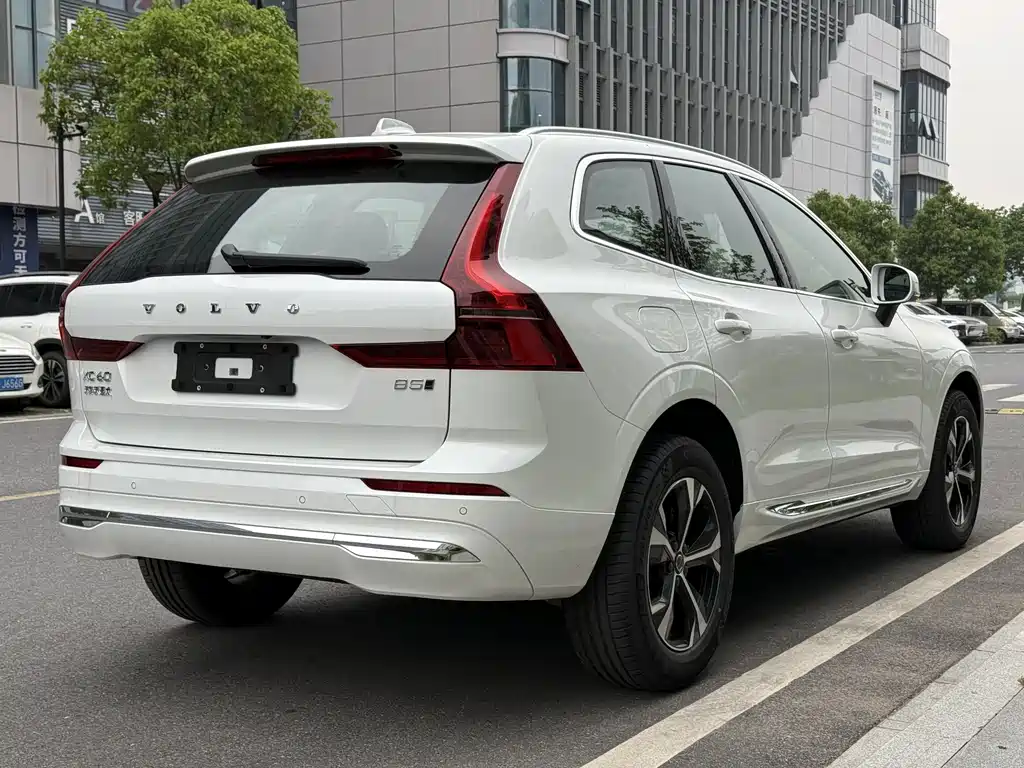 Volvo XC60 B5 4 WD Smart Ease Luxury
