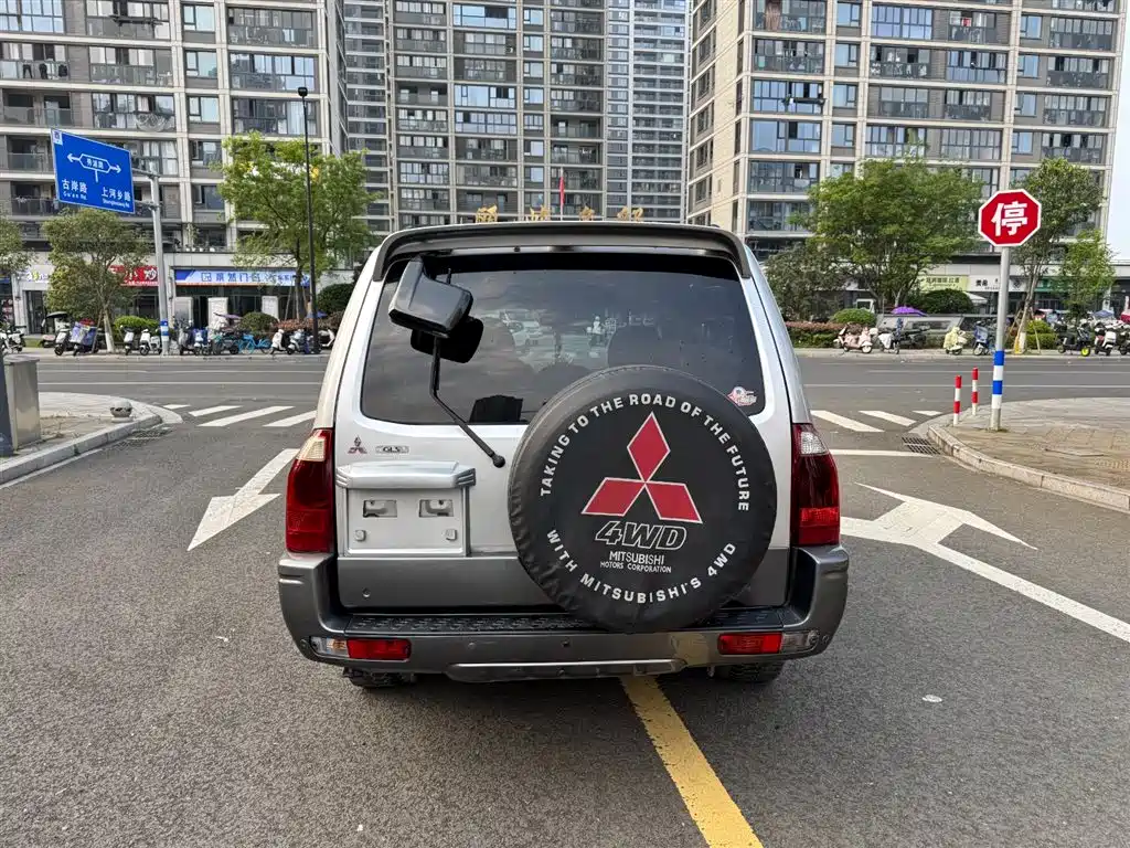Pajero 3.0 L AT GLX