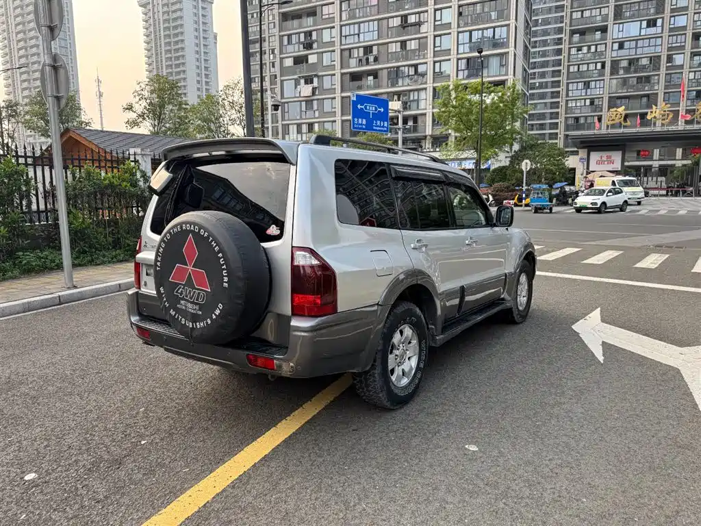Pajero 3.0 L AT GLX