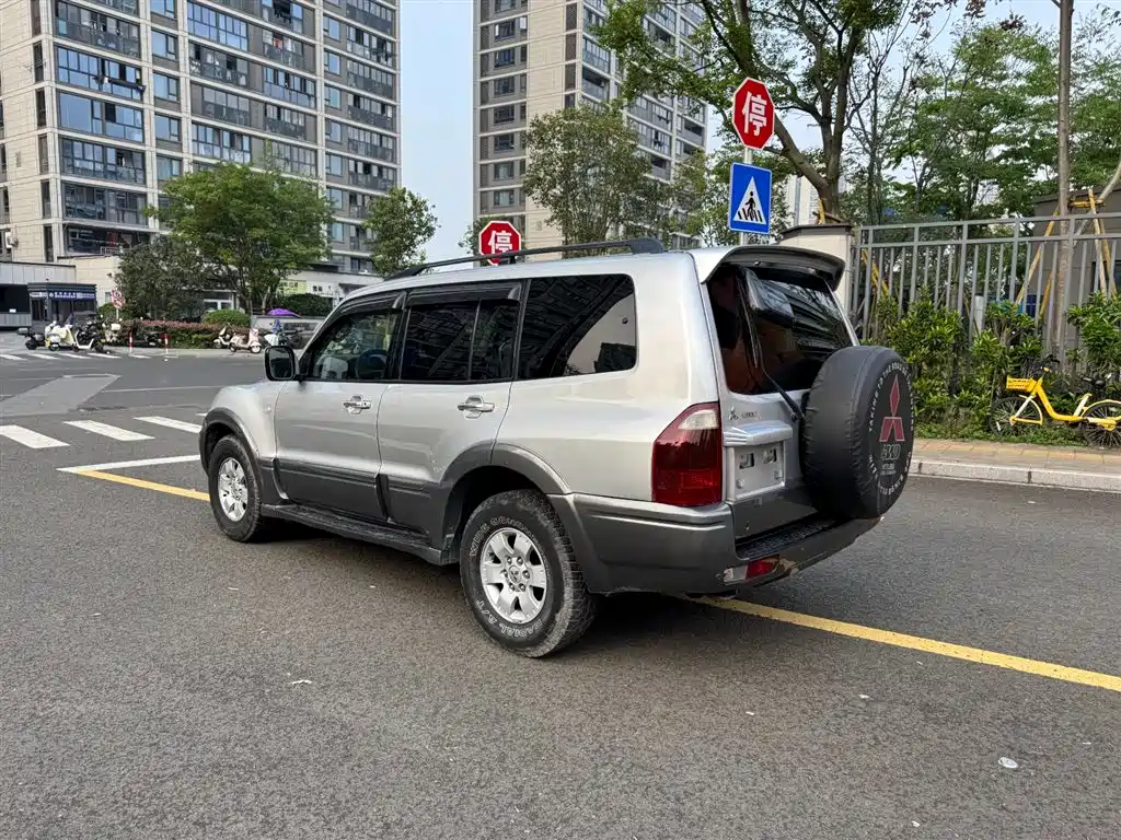 Pajero 3.0 L AT GLX