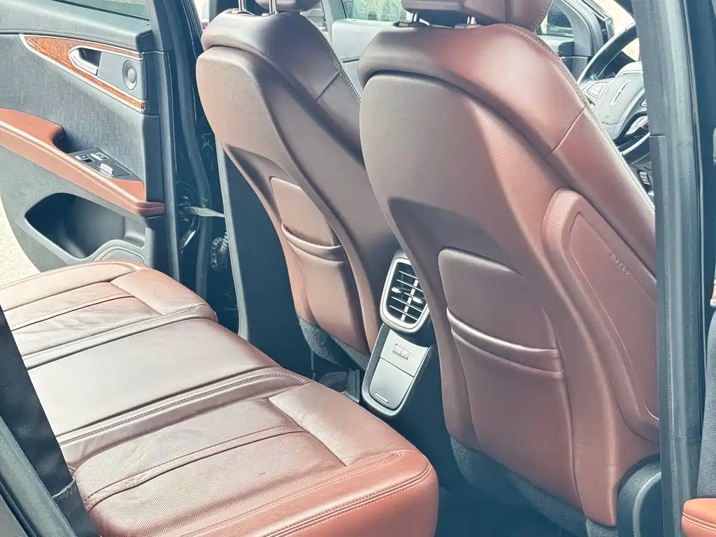 Lincoln MKX 2.7 T 4 WD Honor Shine