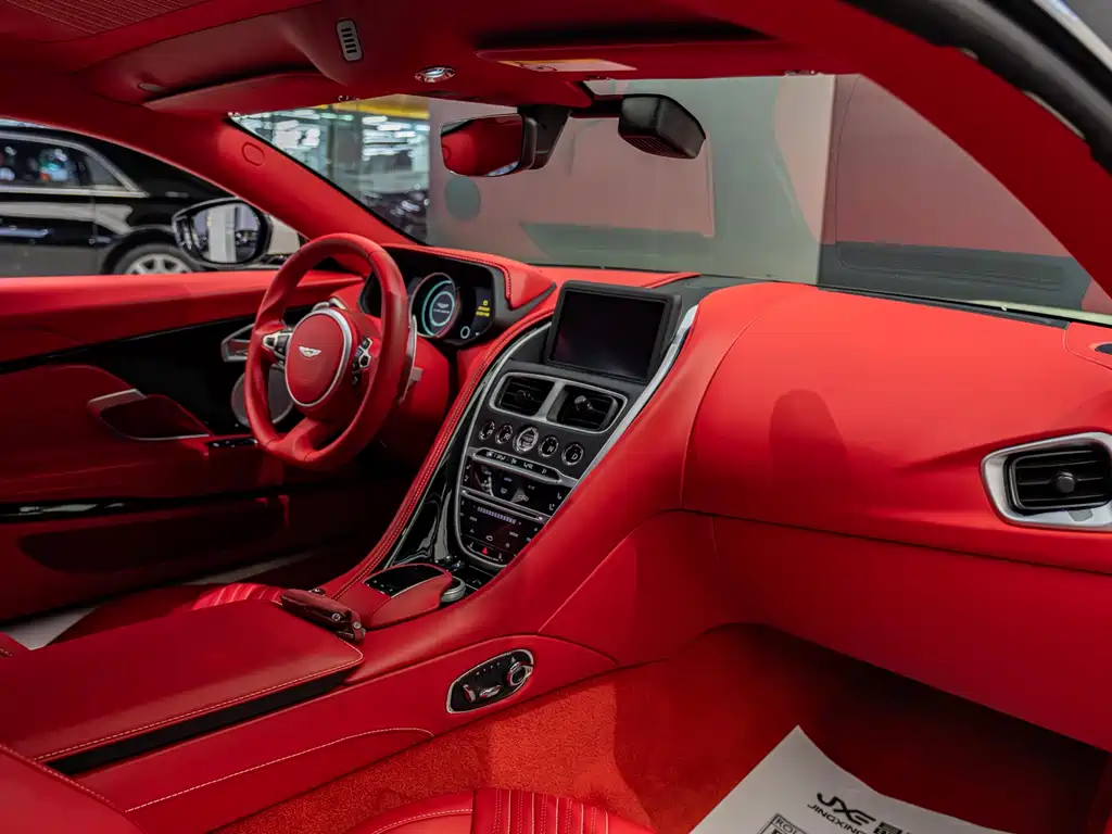 Aston Martin DB11 4.0 T V8 Coupe