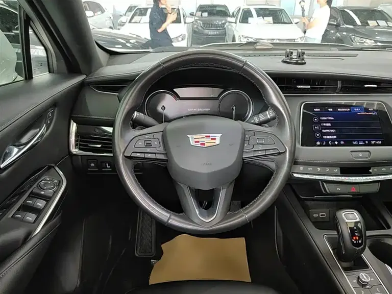 Cadillac XT4 28 T 2 WD Tech