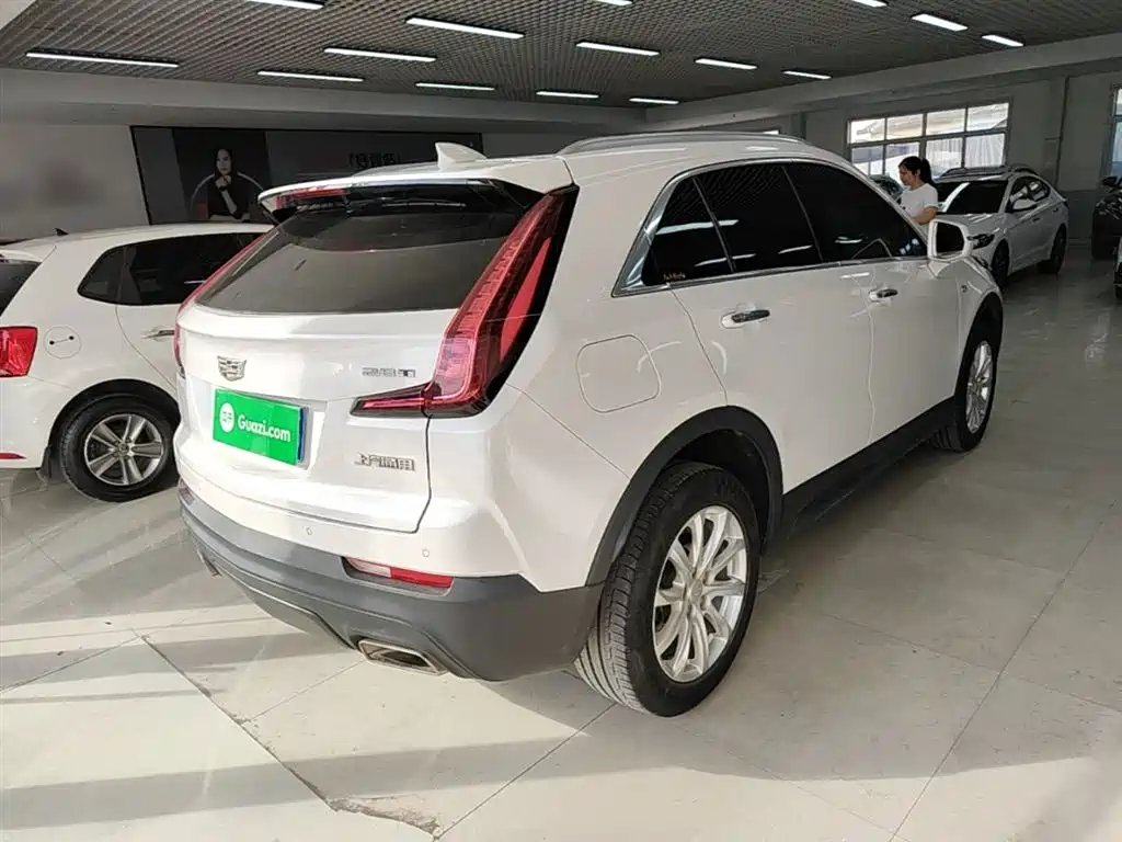 Cadillac XT4 28 T 2 WD Tech